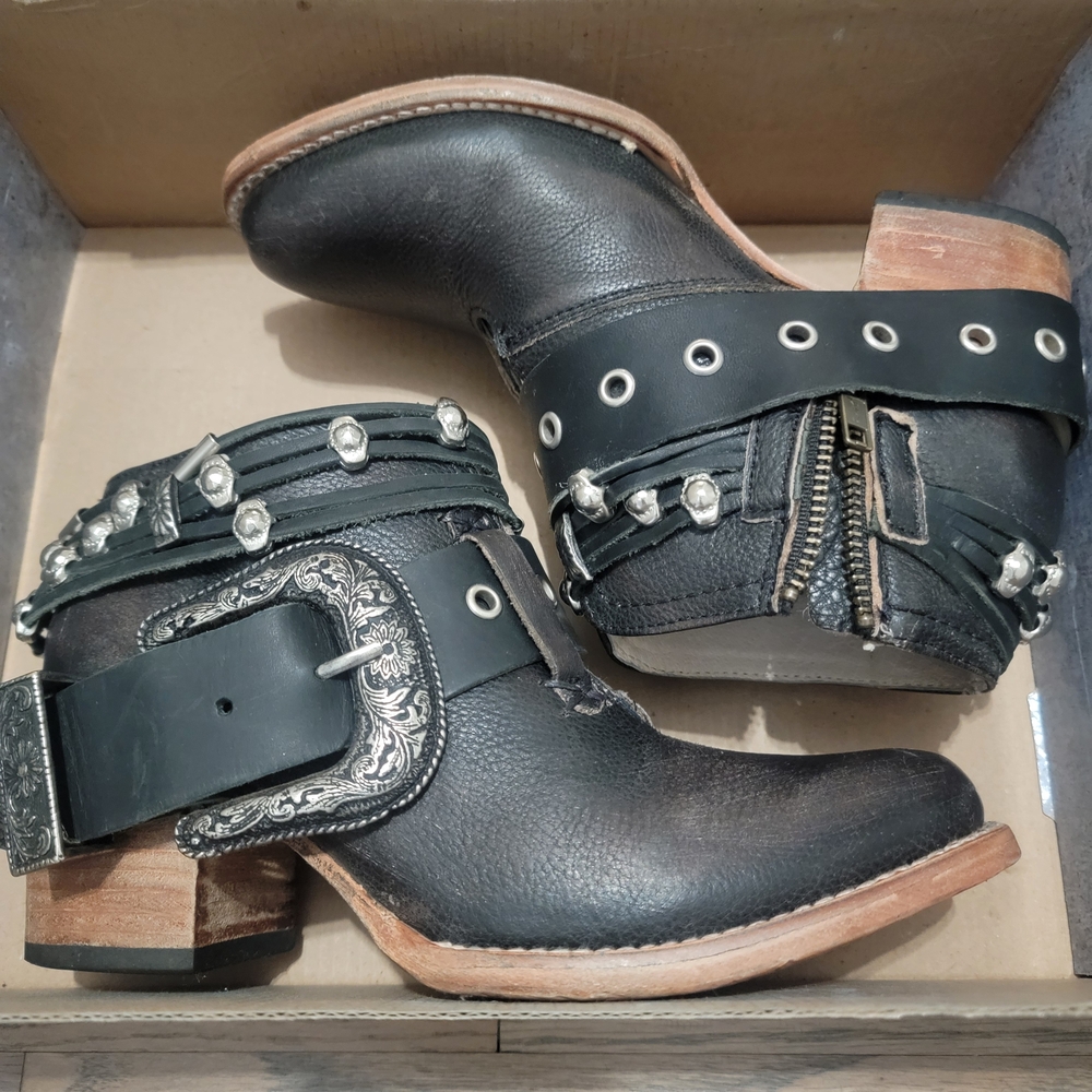 Freebird by Steven Black Leather Ankle Boots with Silver Details - Picture 2 of 9